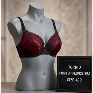 Torrid Push Up Plunge Bra 42D Black Lace Red Sexy